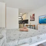 Sea Views Modern Estudio Olimpia Near The Апартаменты