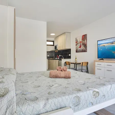 Sea Views Modern Estudio Olimpia Near The Appartement